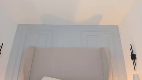 Chloe online show from April 19, 6:10 pm