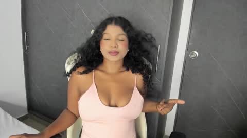 chloe online show from March 25, 11:33 pm