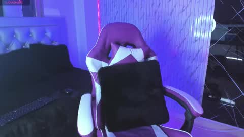 chloe_jacksonn online show from October 6, 11:00 pm