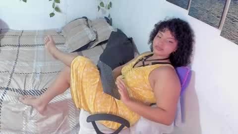 chloe_kisses online show from March 10, 11:58 am