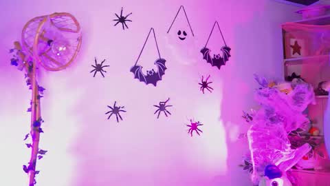 CLOE  online show from October 20, 8:58 pm