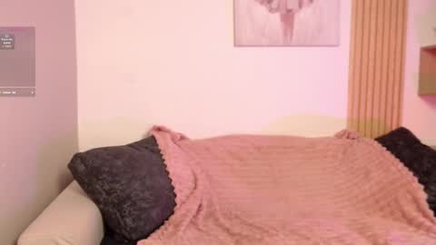 chloe_peach_ online show from April 8, 12:08 pm