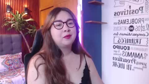 Snapshot of chloe_prg chatting on February 17, 12:49 pm chloe_prg online show from February 17, 12:49 pm