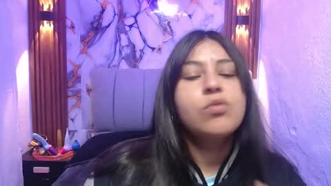 chloe_smith5 online show from November 24, 1:21 pm