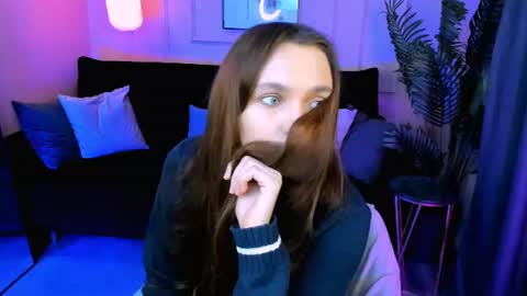 Chloe online show from July 28, 2:13 pm