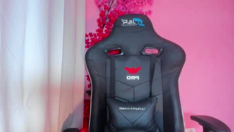 Chloe Miller  online show from December 23, 4:18 am