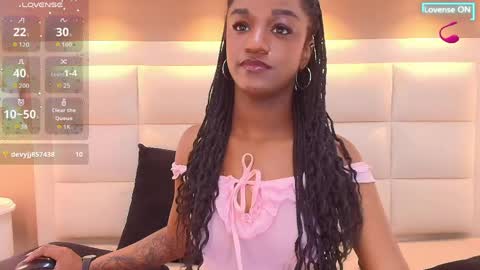 CHLOE online show from May 11, 4:04 pm