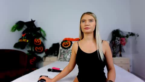 Chloe online show from October 21, 4:39 am