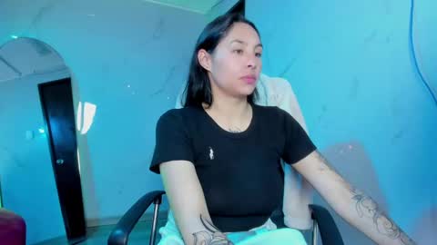 Snapshot of chloee_thompson chatting on October 2, 2:43 am ChloeeThompson online show from October 2, 2:43 am