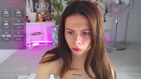 Chloe online show from October 7, 2:24 pm