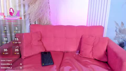 chloegils online show from December 13, 7:53 pm