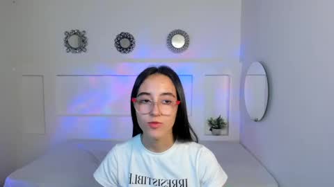 chloehil2 online show from March 10, 2:06 am