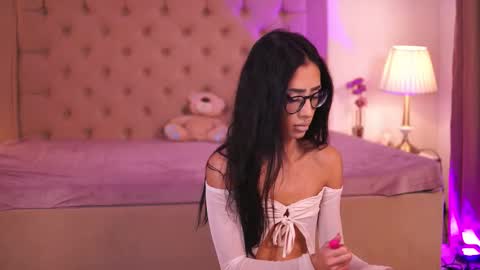 Chlo online show from November 23, 4:10 am