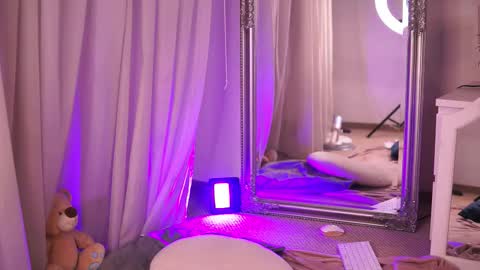 Chlo online show from October 24, 4:24 am