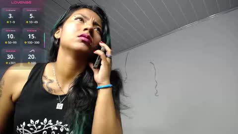 chloewills_ online show from March 3, 12:34 pm