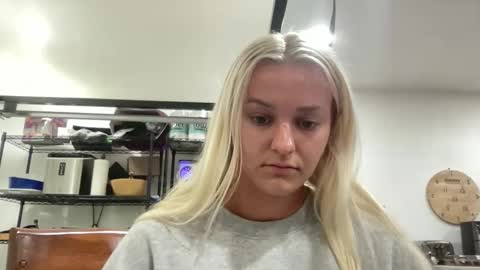 Chloe Babe online show from January 11, 7:58 am