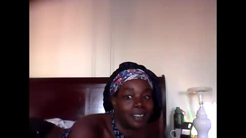 chocolatedrop_ online show from October 21, 12:32 pm