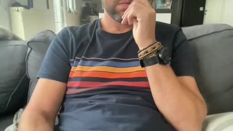 chris13abcd online show from November 27, 9:17 am