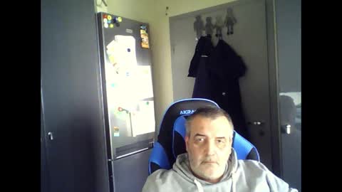 Chris online show from May 9, 10:54 am