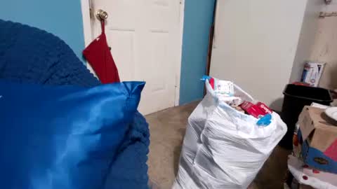 chris526520 online show from February 24, 6:47 pm