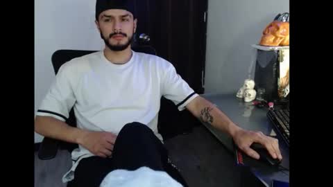 Im back here lets play hard online show from March 4, 8:50 pm