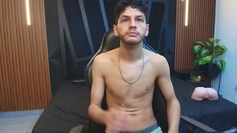 Chris online show from March 31, 11:32 am