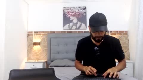 chris_kizz online show from January 7, 3:46 am