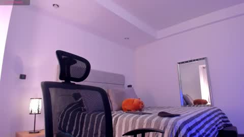 chrismorgan24 online show from November 7, 12:14 am