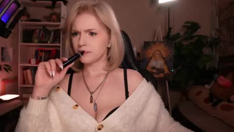 chriss_foxx online show from April 18, 7:07 pm