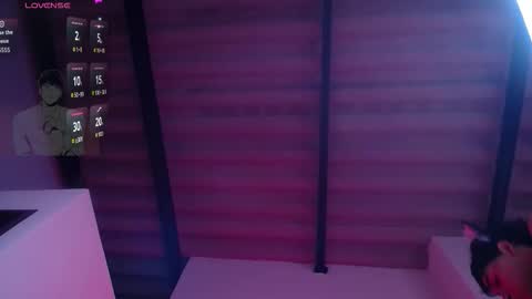 Christian Wang online show from October 20, 9:31 pm