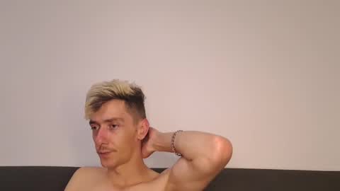 Christopher online show from November 16, 5:26 pm