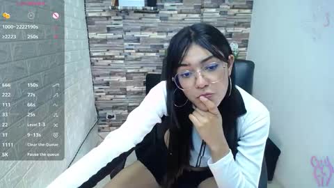 Hey love im Chrissy. Welcome to paradise online show from October 27, 8:20 pm