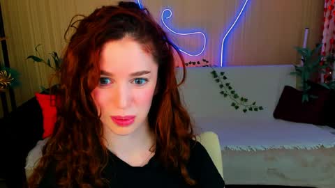 christinaconteeree online show from March 27, 7:59 pm
