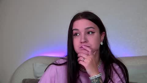 Snapshot of christinamilton chatting on October 21, 6:33 pm Christina online show from October 21, 6:33 pm