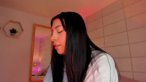 Christine  online show from March 7, 12:05 pm