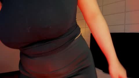 Christine  online show from February 3, 12:20 pm