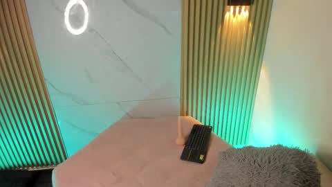 Chrisopher Hunter online show from March 2, 7:15 am