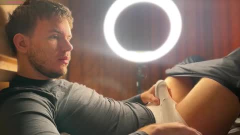 Christopher online show from February 19, 10:58 am