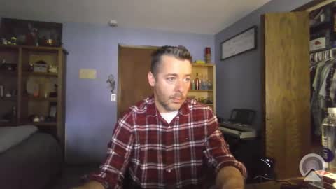 chrisw8121 online show from April 6, 2:07 pm