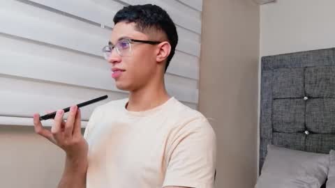 Chrix  online show from November 17, 7:27 pm