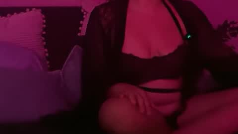 xolena zo-lee-na online show from December 14, 10:05 pm