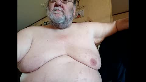 Snapshot of chubyluver11896 chatting on October 16, 3:33 pm chubyluver11896 online show from October 16, 3:33 pm