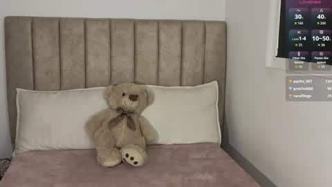 Mia online show from August 1, 6:04 am