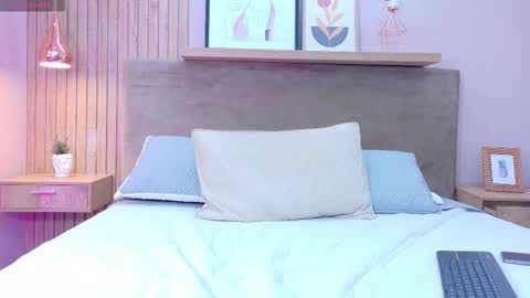 cielo rivera online show from October 18, 2:43 pm