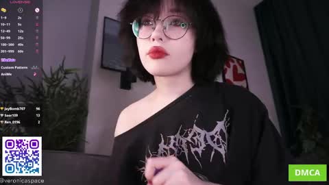   L  online show from April 11, 7:45 am