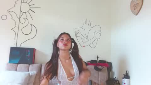 Snapshot of cinna__ chatting on October 21, 3:48 pm cinna__ online show from October 21, 3:48 pm