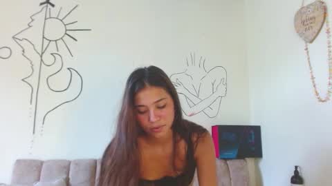 Snapshot of cinna__ chatting on October 7, 4:25 pm cinna__ online show from October 7, 4:25 pm