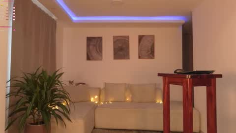 cinnamon__criss online show from February 11, 10:02 pm