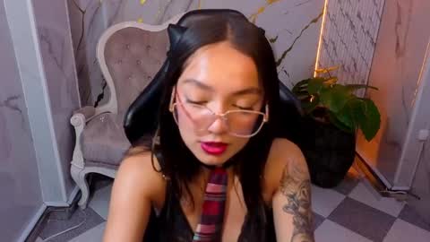 Cinnamon online show from May 15, 9:11 pm