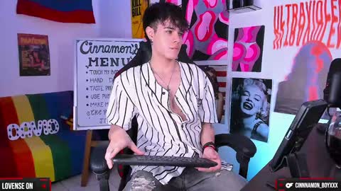 David     Independent Model online show from December 6, 3:57 am